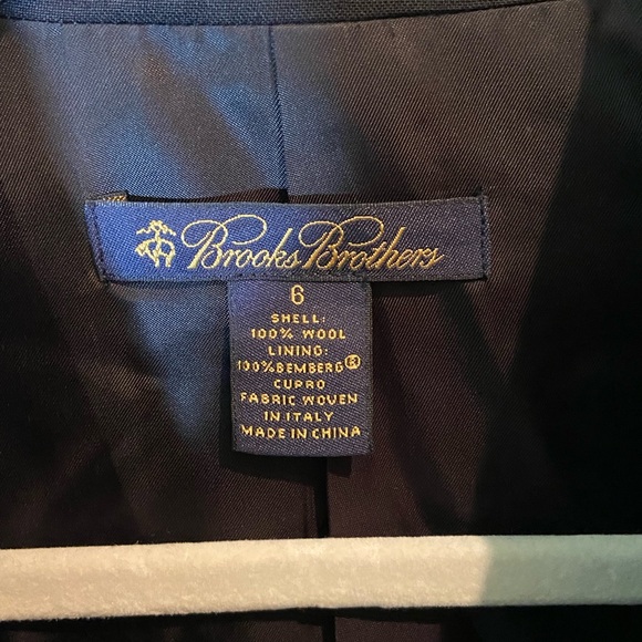 Brooks Brothers Women’s Navy Blazer - Picture 5 of 5